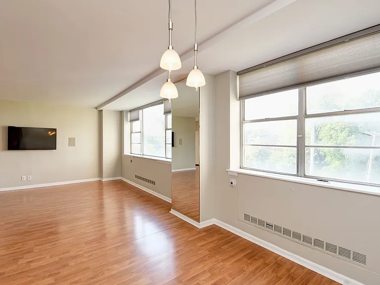 1620 E Broad St #402 — Photo 24