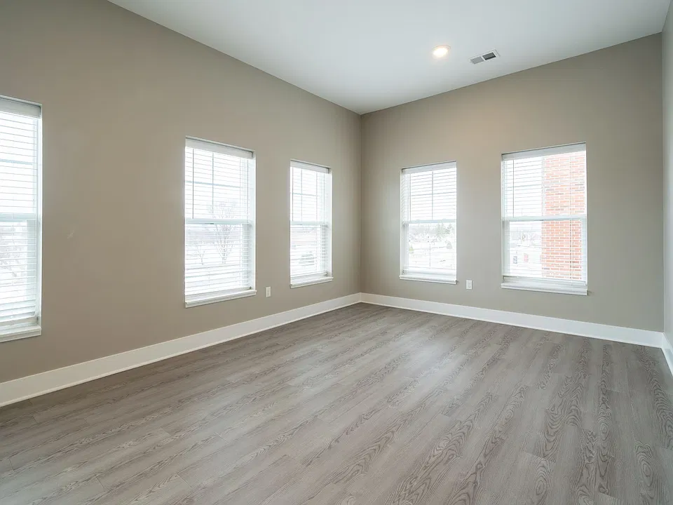 13-web-or-mls-3440-chicago-dr_12092024