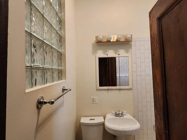 1234 N Kedzie Ave #1 — Photo 22