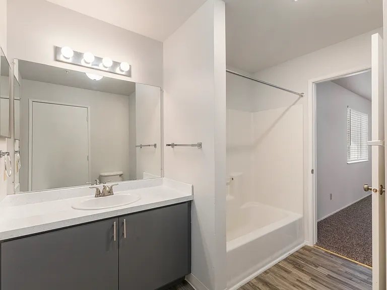 Aspen Heights Apartments — Photo 6