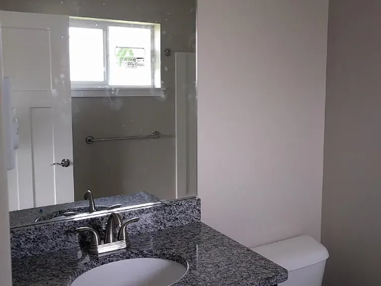 2429 Valencia St — Photo 6