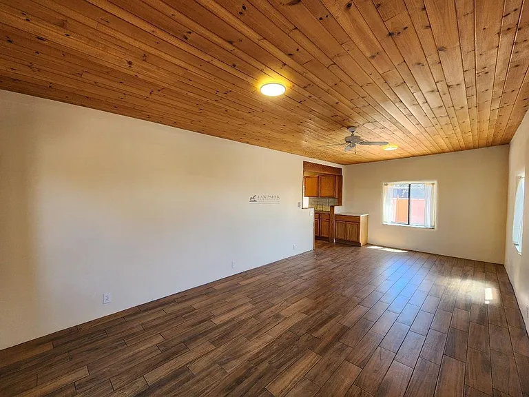 212 Tesuque Dr — Photo 2