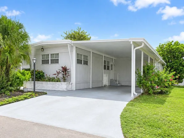 176 4th St E, Nokomis, FL 34275