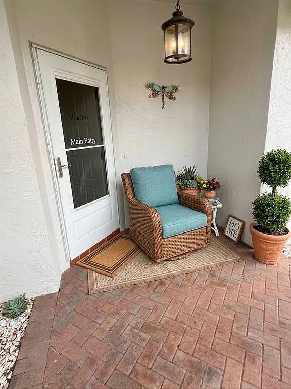 2 bed, 2.0 bath, 1192 sqft, $1,850 — Photo 2
