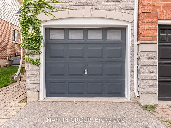 4th image of 33 Slater Ct