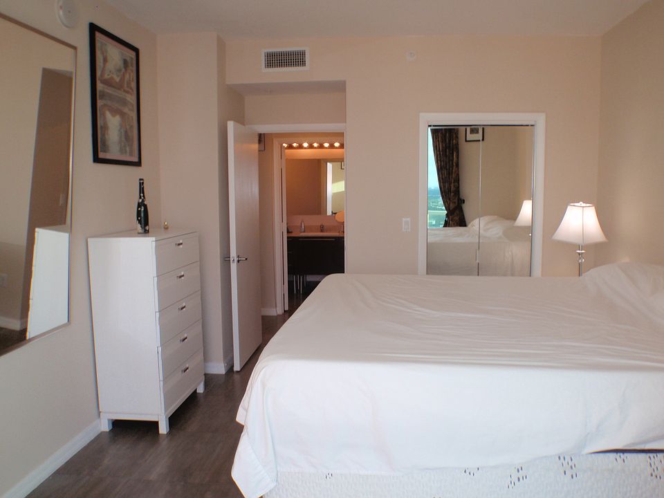 1st image of 1900 N Bayshore Dr APT 4608
