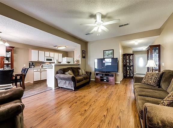 4th image of 3320 Bent Creek Dr