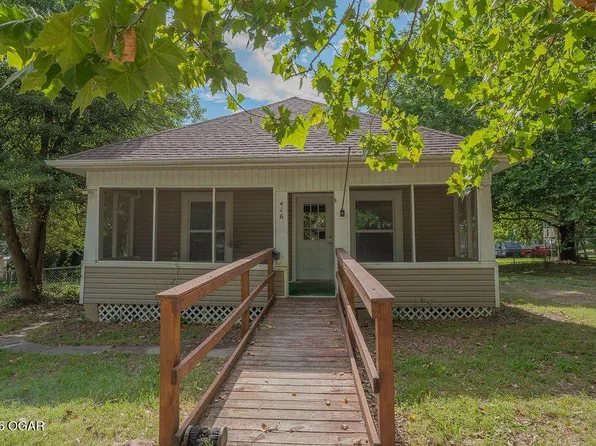 416 N Cass St, Carterville, MO 64835