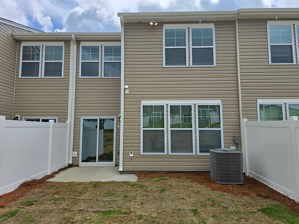 1664 Hallview Ct #1