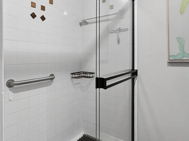 320 Michaels Cir — Photo 26
