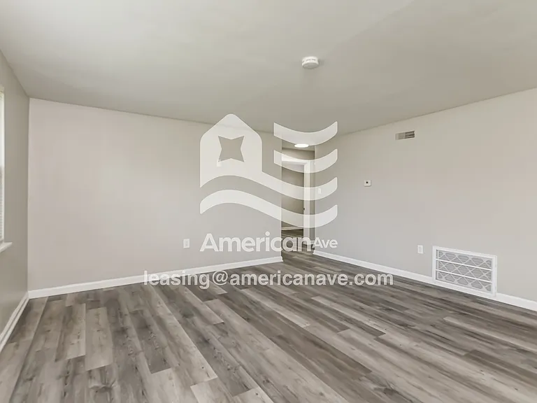 1824486_004_wm_-_living_room_13039910.jpg