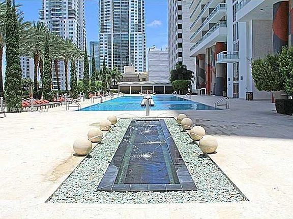 3rd image of 50 Biscayne Blvd APT 505