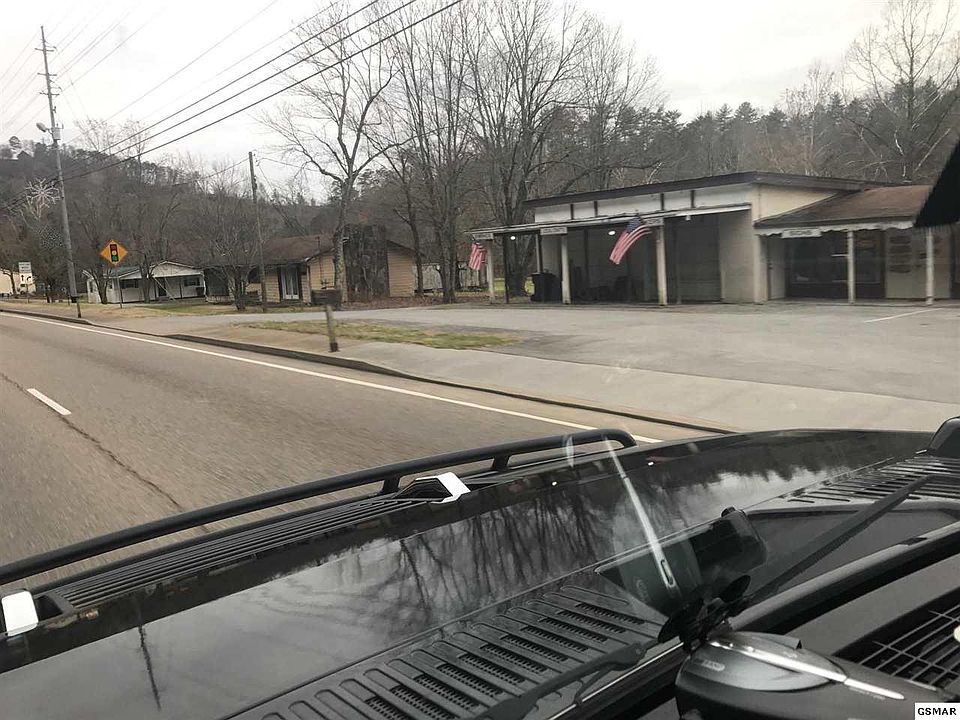 2nd image of 1440 Wears Valley Rd
