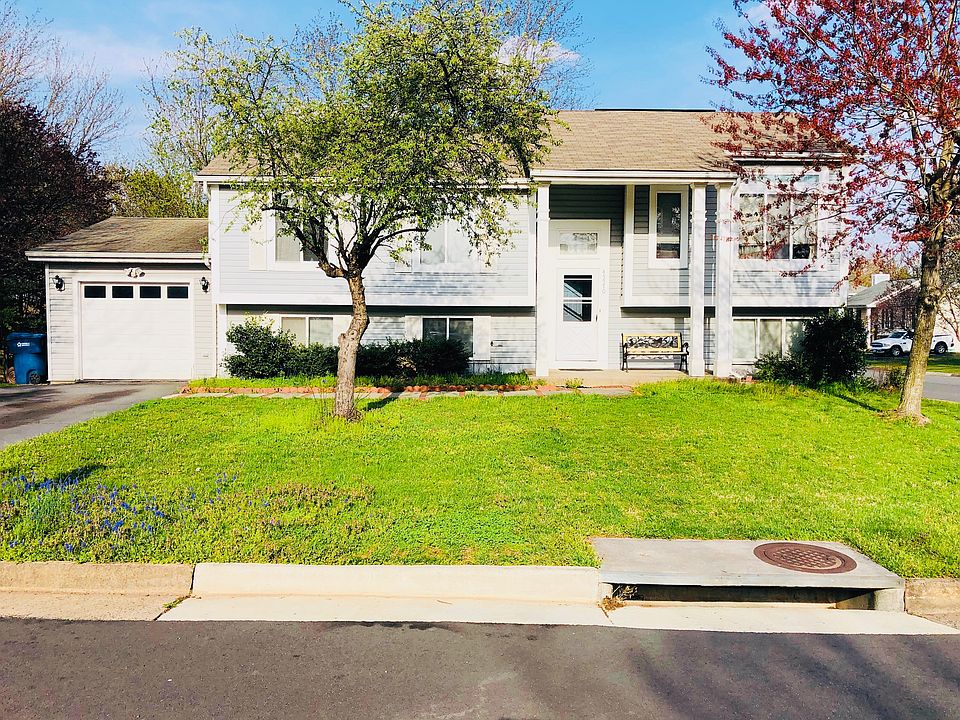 1st image of 45570 Clydesdale Ct