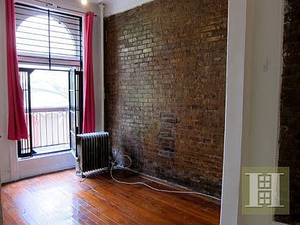 5th image of 226 W 4th St APT 4