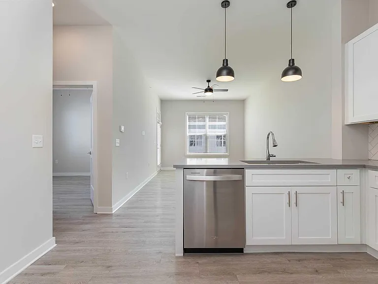 Middle Sound West Apartments — Photo 69