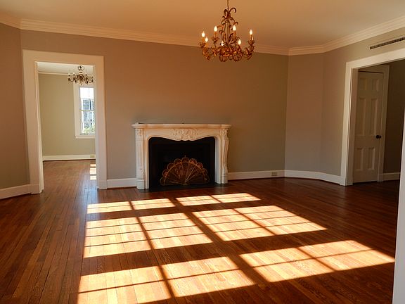 living room, gas logs 