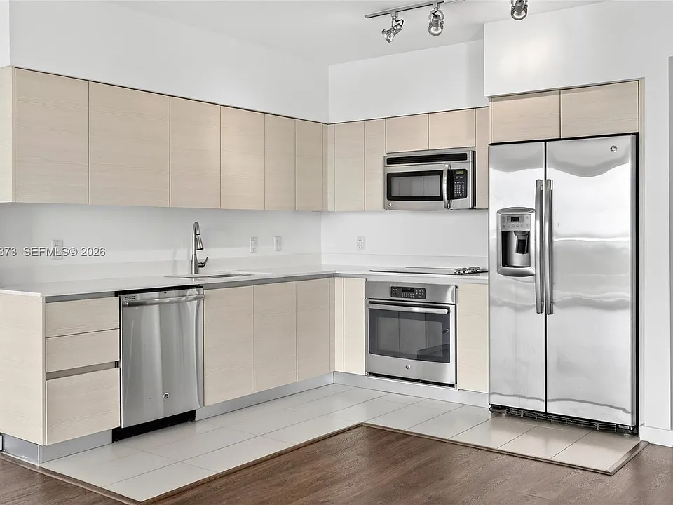 4250 Biscayne Blvd #808