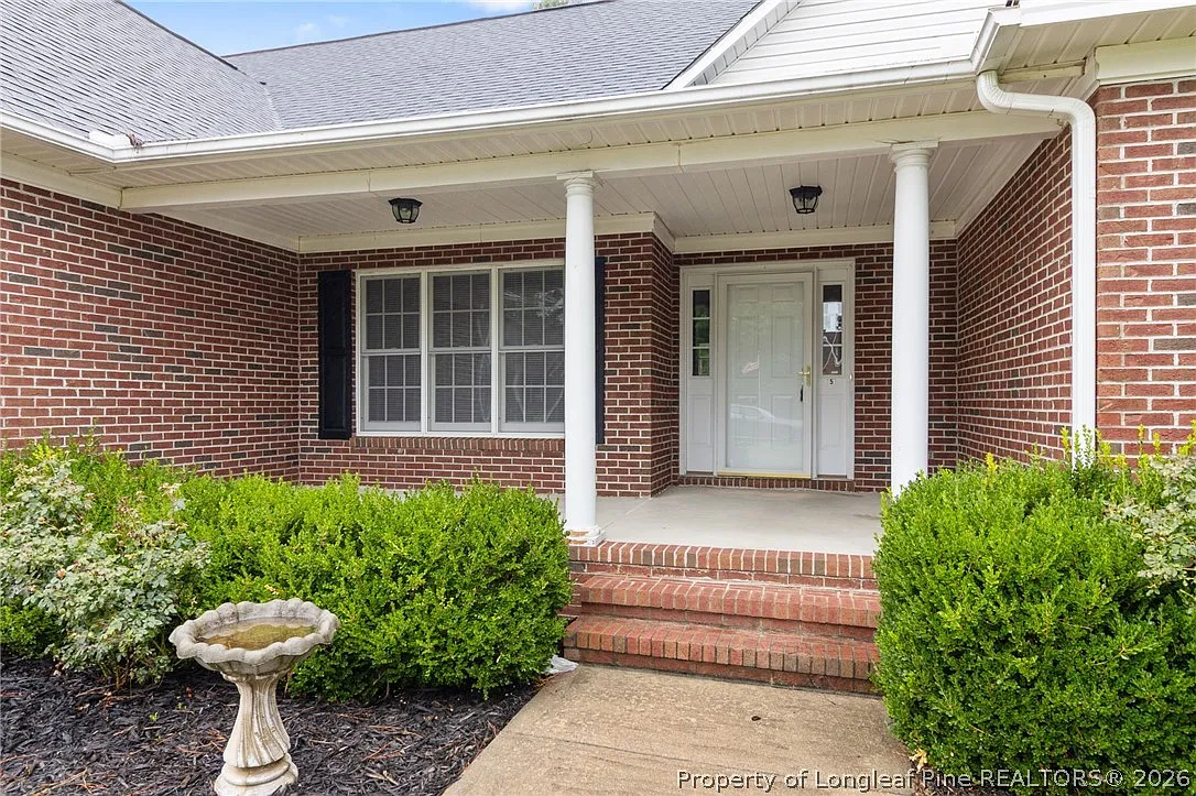 3 bed, 2.0 bath, 2285 sqft, $1,950 — Photo 4