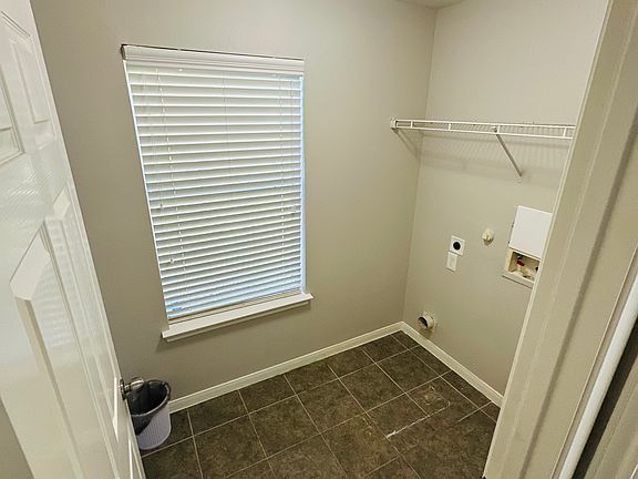 5th image of 1403 Baychester Ln