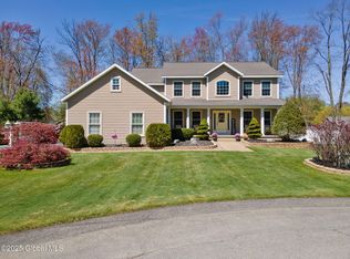 121 Day Spring Ct, Schenectady, NY 12306