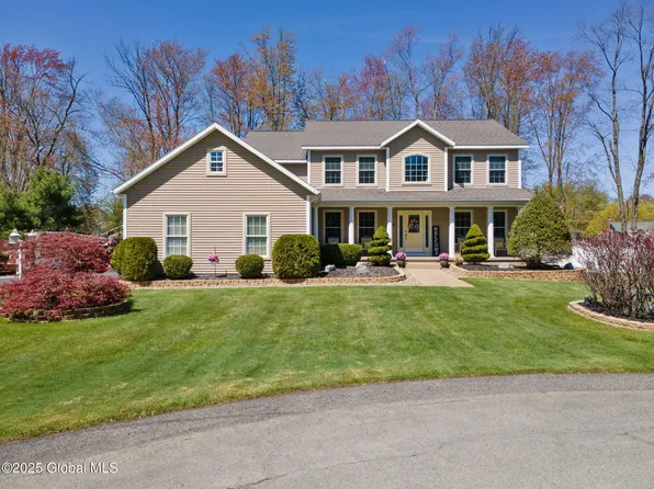 121 Day Spring Court, Schenectady, NY 12306