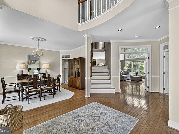 5th image of 9606 Pemberly Ln