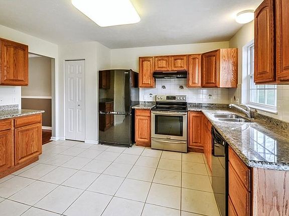 Stainless Steel Appliances, Granite Countertops, Large Pantry, Abundant Cabinets!