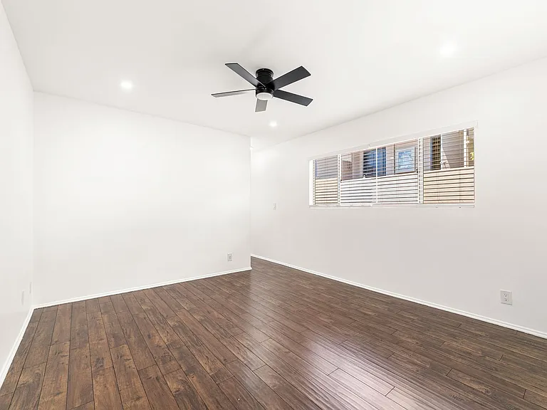 11618 Gorham Ave — Photo 16
