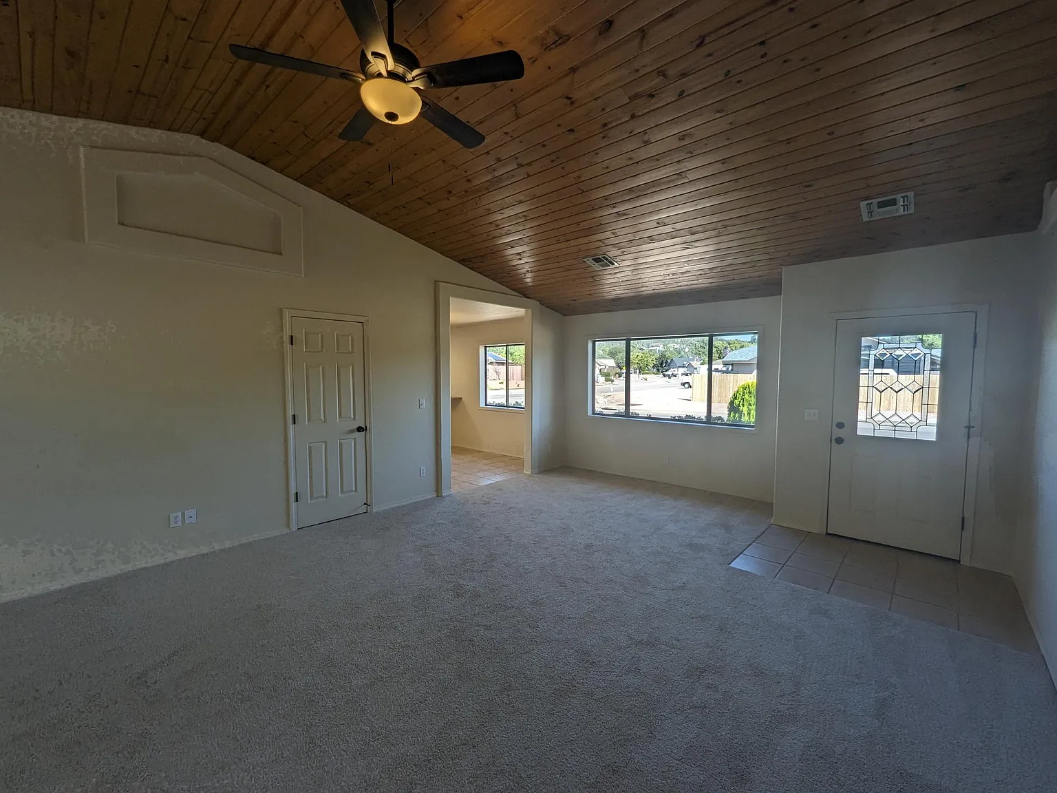 3 bed, 1433 sqft, $2,000 — Photo 4