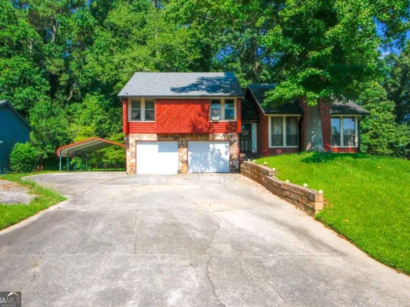 1030 Chapman Ln, Stone Mountain, GA 30088