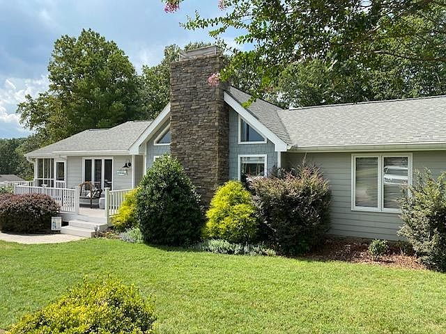 1st image of 224 Twin Chimneys Dr