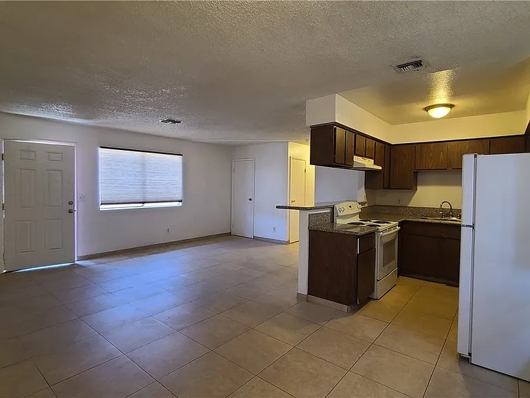 3117 E Carey Ave #3 — Photo 4
