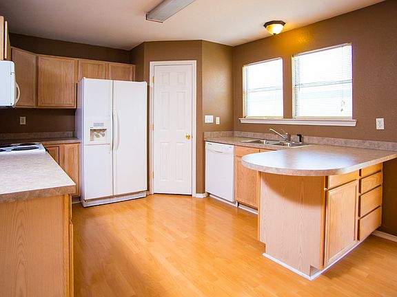 5th image of 1175 Hilltop Dr