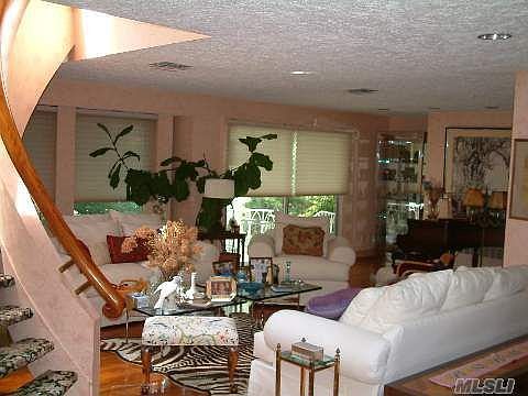 5th image of 40 Fairway Ct