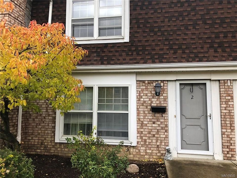1st image of 30 Carriage Dr APT 2