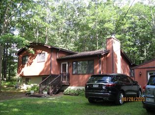 104 Cherokee Cir, Hawley, PA 18428