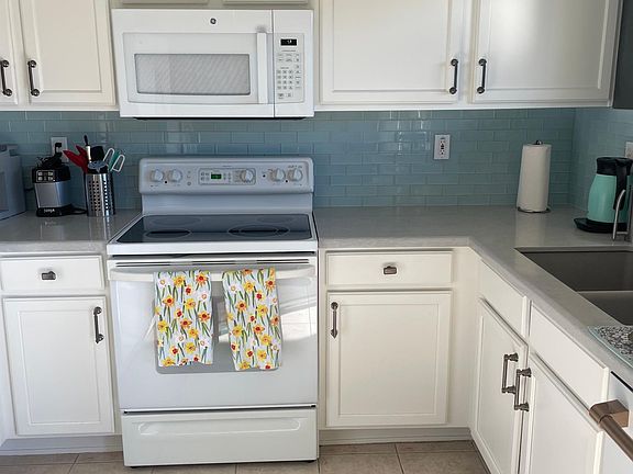 5th image of 15767 W Arrowhead Dr