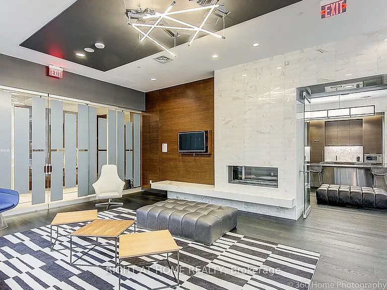 105 George St #312 — Photo 28