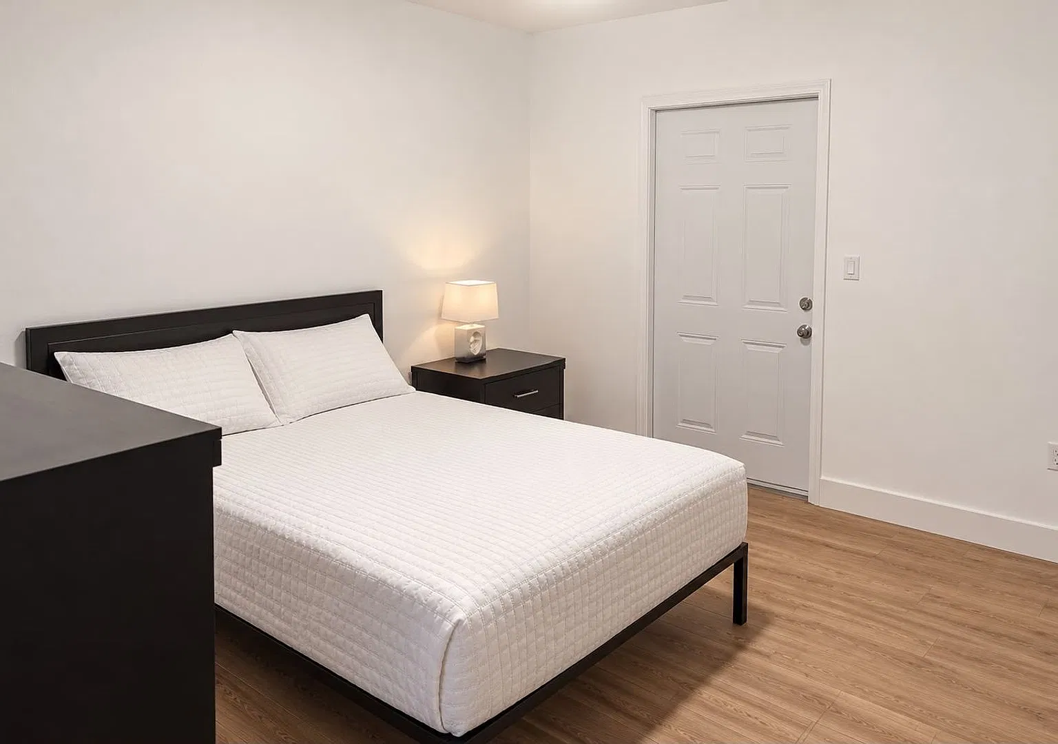 Charming 2Bedroom Home + Private 1Bedroom Attached Suite & Exceptional Parking OpaLocka, FL — Photo 3