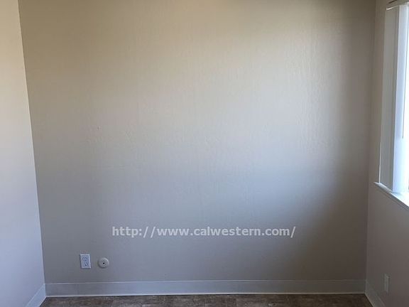 3rd image of 995 Wren Dr APT 4