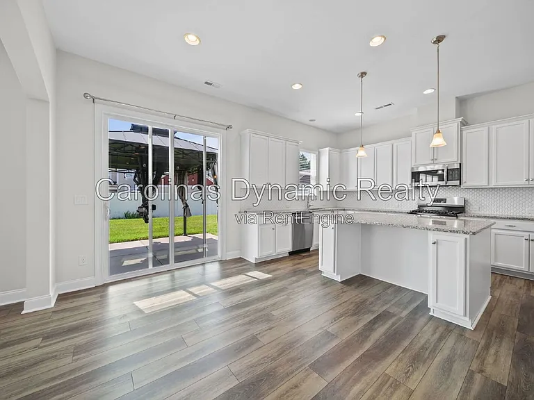 1106 Cigar Ln — Photo 9