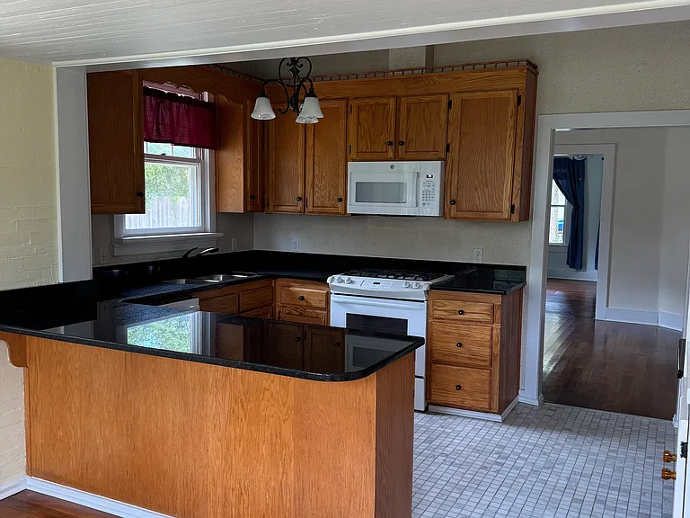 1619 E Mallory St — Photo 6