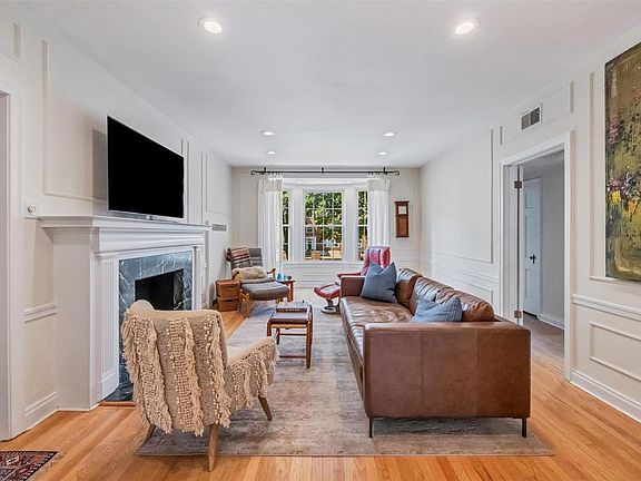3rd image of 7520 Oxford Dr APT 2E
