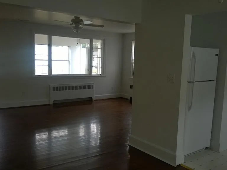 2420 Seaview Ave — Photo 11