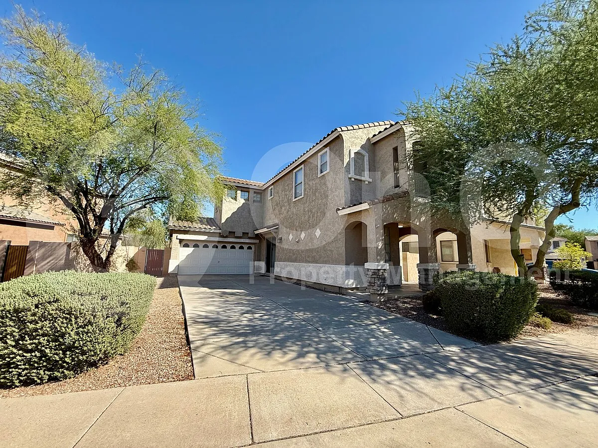 3 bed, 2.5 bath, 1537 sqft, $2,350 — Photo 2