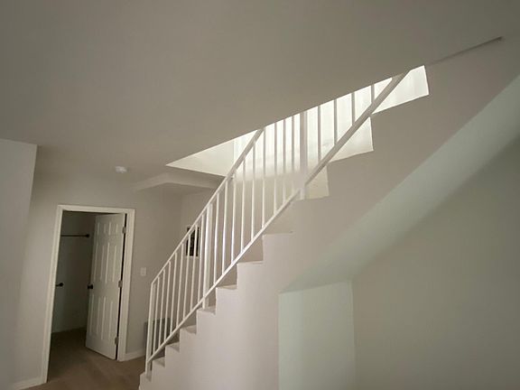 5th image of 18618 Clark St APT 9
