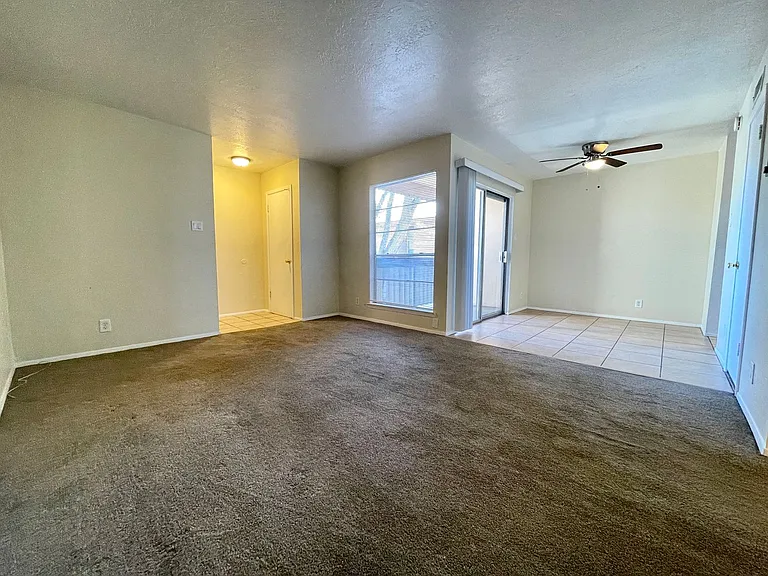 4601 Carlisle Blvd NE — Photo 2