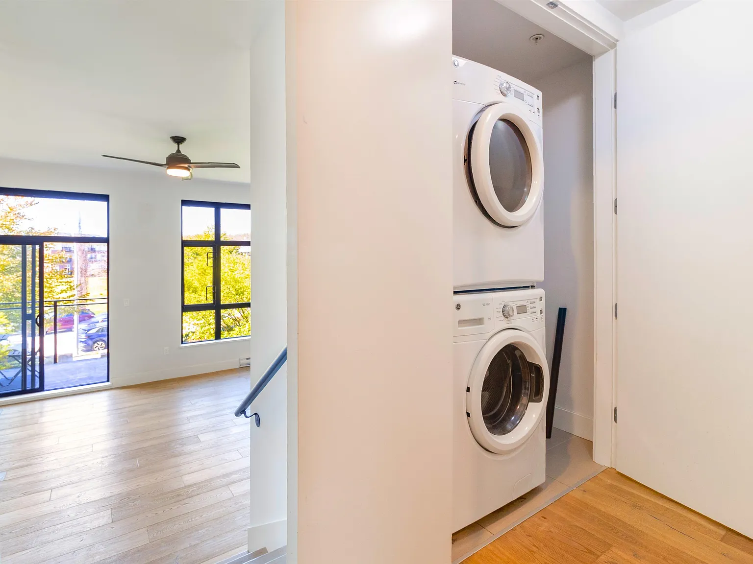 2 bed, 954 sqft, $2,800 — Photo 2