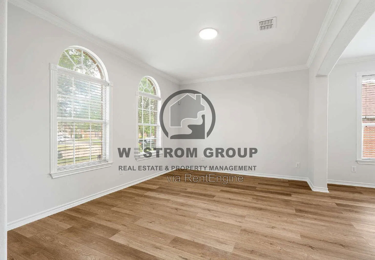 5 bed, 4.0 bath, 4106 sqft, $3,595 — Photo 4